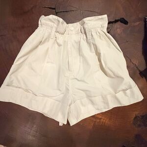 Moncler Pantalone High-Wasted Technical Satin Paper Bag Shorts in Panna (Ivory).